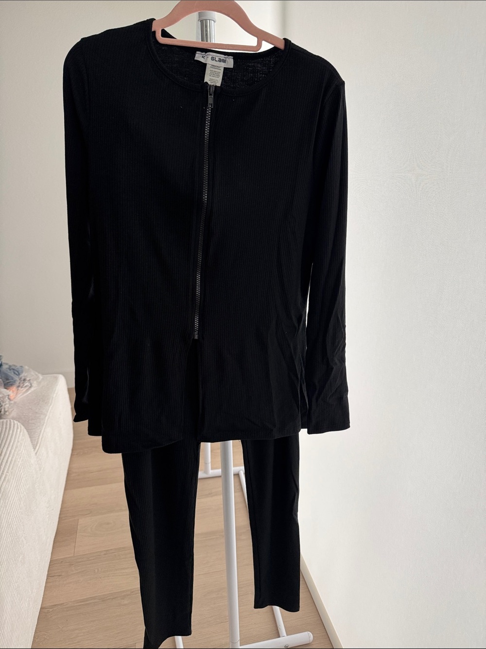 glam Black Ribbed Zip-Front Long-Sleeve Top